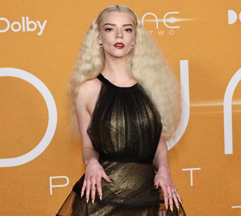 Виглядає боляче: зірку фільму Дюна: Частина друга Аню Тейлор-Джой  розкритикували через фото у корсеті