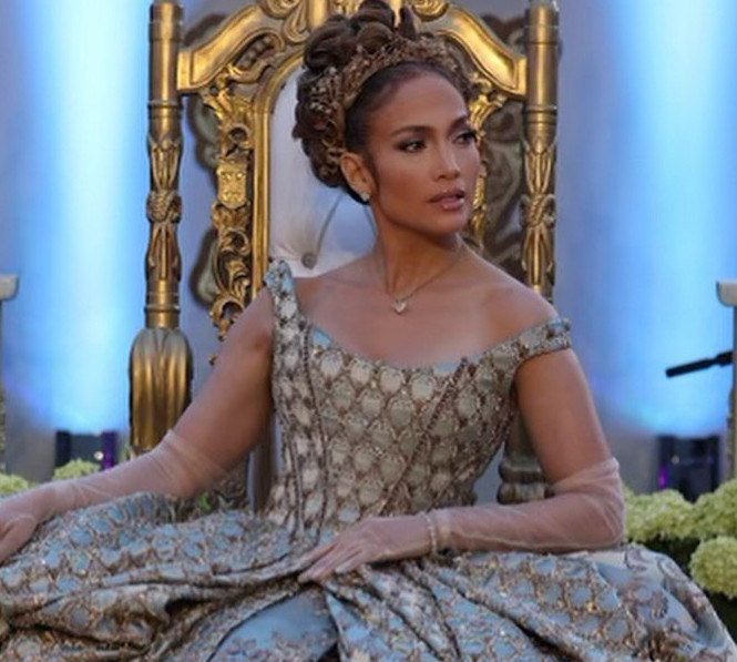 Багатоярусний торт зранку та селфі в купальнику: королева Лопес показала, як відгуляла 55-річчя без Аффлека. Відео