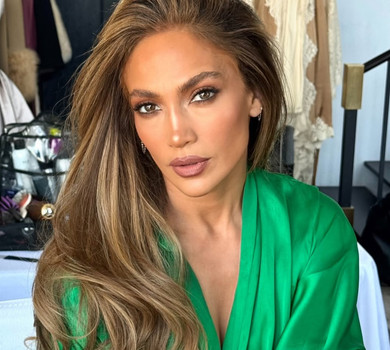 Британський вайб та будуарна розкіш: Лопес у Нью-Йорку вигуляла два образи в кольорах осені