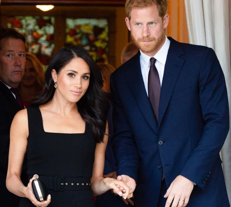 Возз'єднання під ялинкою (не) буде: джерела спрогнозували, чи запросять принца Гаррі та Меган на Різдво до палацу