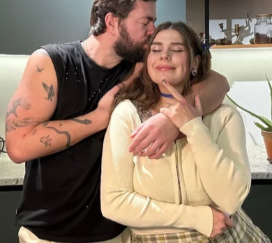 Моя підтримка: Заріцька показала, як наречений засипав її цілунками. Відео