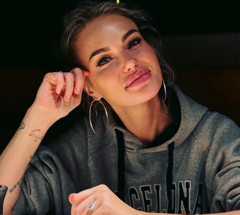 Характер мамин: Камінська привітала доньку з 9-річчям кумедними фото і відео