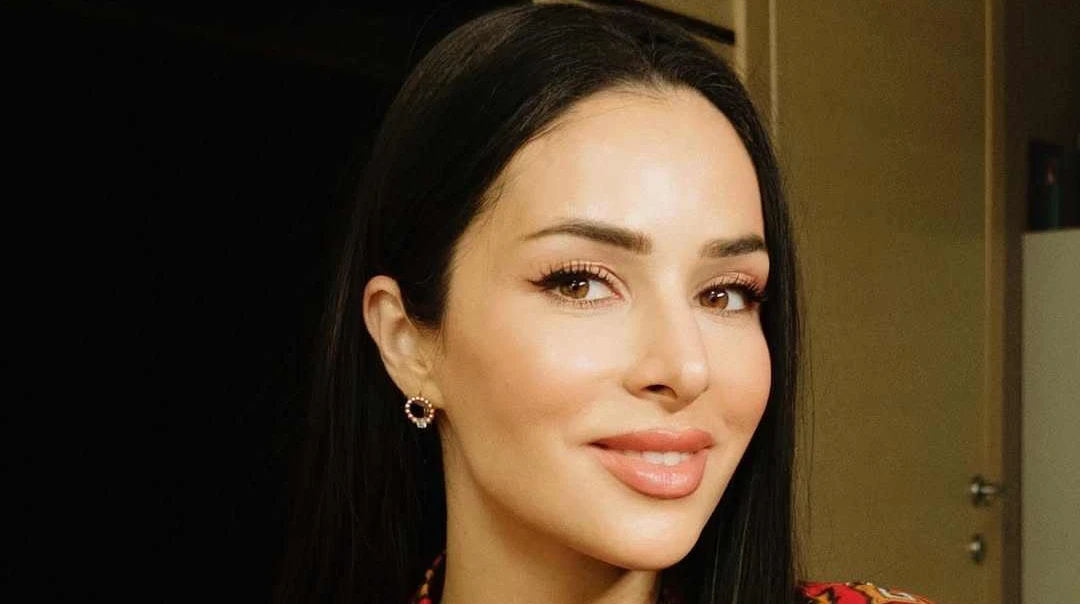 Дозволяю собі бути різною: Огнєвіч попозувала в зухвалій мінісукні зі скульптурним корсетом. Фото