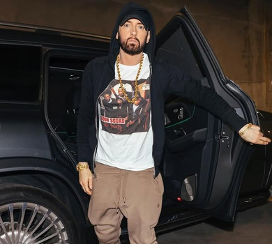 З близького кола: у мережі розповіли про нову дівчину Емінема. Фото