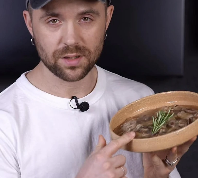 Жодного желатину: Кацурін показав, як приготувати топовий холодець