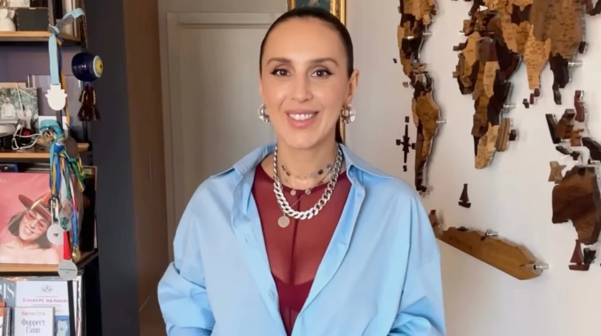 Весняний стайлінг: Джамала в екстраміні посвітила стрункими ніжками. Фото