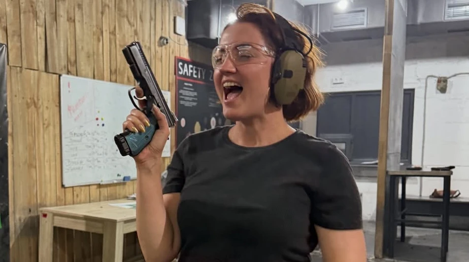 Раніше не знав ніхто: Цибульська зі зброєю в руках захопила неочікуваним вмінням. Фото