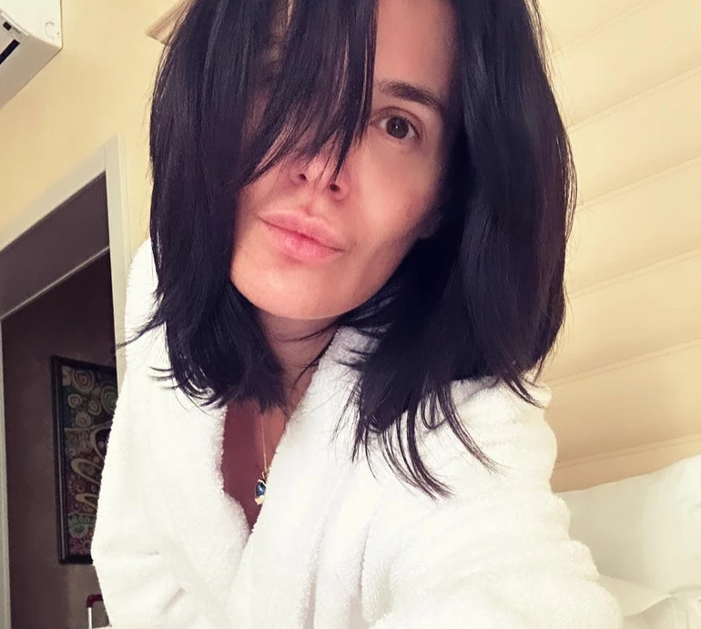 Розпарена Єфросиніна без мейкапу показала свої ритуали в лазні