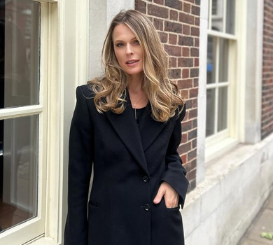 Місцеве птаство, балощі в калюжі та вишуканий black & red: Фреймут показала свою лондонську осінь