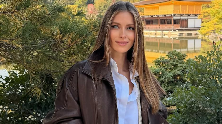 Погляд не змінився: 24-річна онука Ротару показала свої дитячі фото