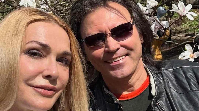 Сумська з Борисюком наробили романтичних кадрів під київськими магноліями