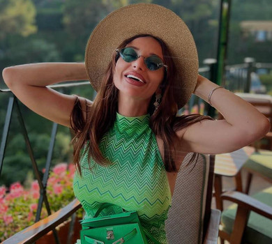 Шишпор у маленькому бікіні продемонструвала звабні форми на італійському пляжі