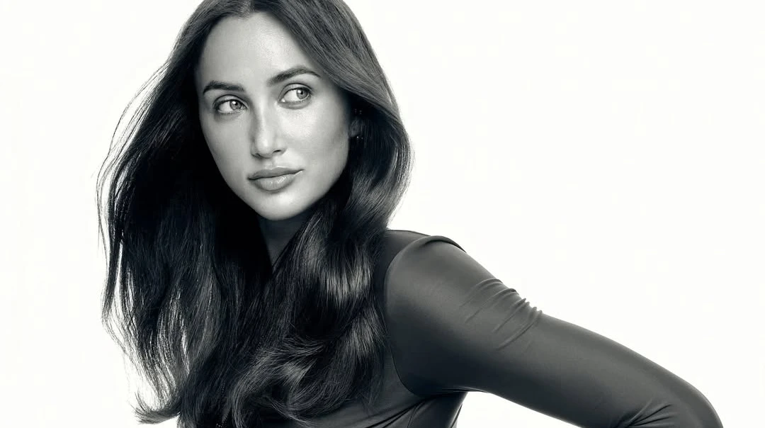 Важко пробачаю і не люблю програвати: Різатдінова у боді попозувала для ч/б портретів та навела цікаві факти про себе