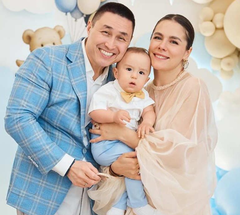 Лише зараз дійшли руки: Онуфрійчук через місяць після дня народження сина показала фото з його свята