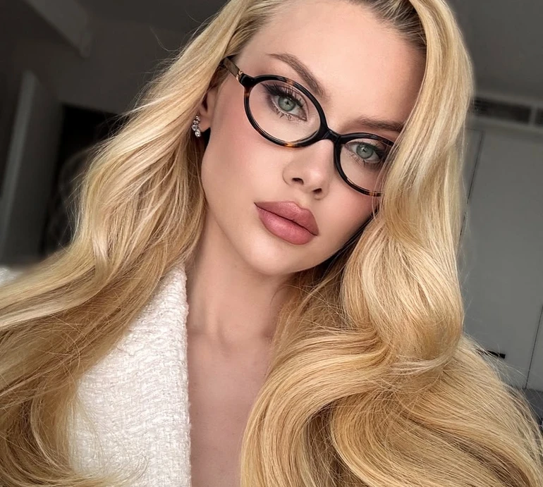 Мами не ламаються: міс Апанасенко розказала, як з 10-місячною донькою бігла в укриття під час обстрілу