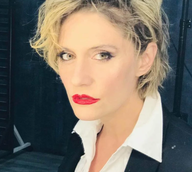 Головне, що живий: зірка Слуги народу Кістень показала, що російська ракета зробила з житлом її тата. Фото