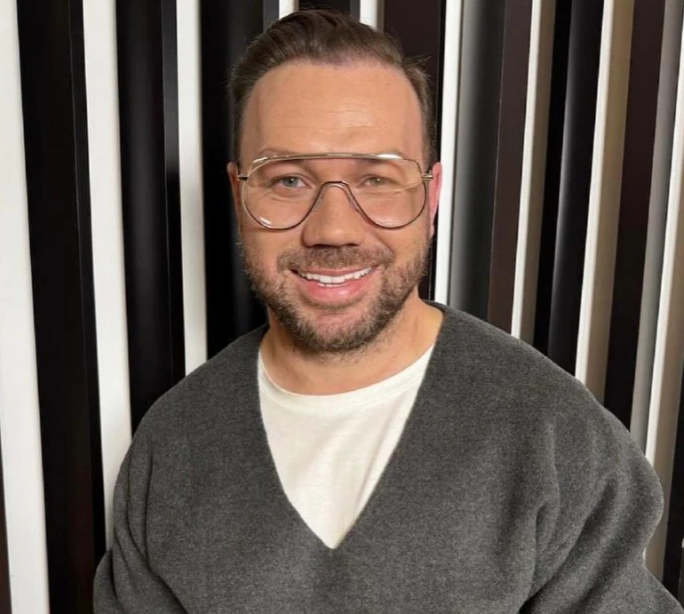 Пристрасть, елегантність і тепло: Андре Тан назвав трендовий колір осені-2024 і порадив, з чим його поєднати