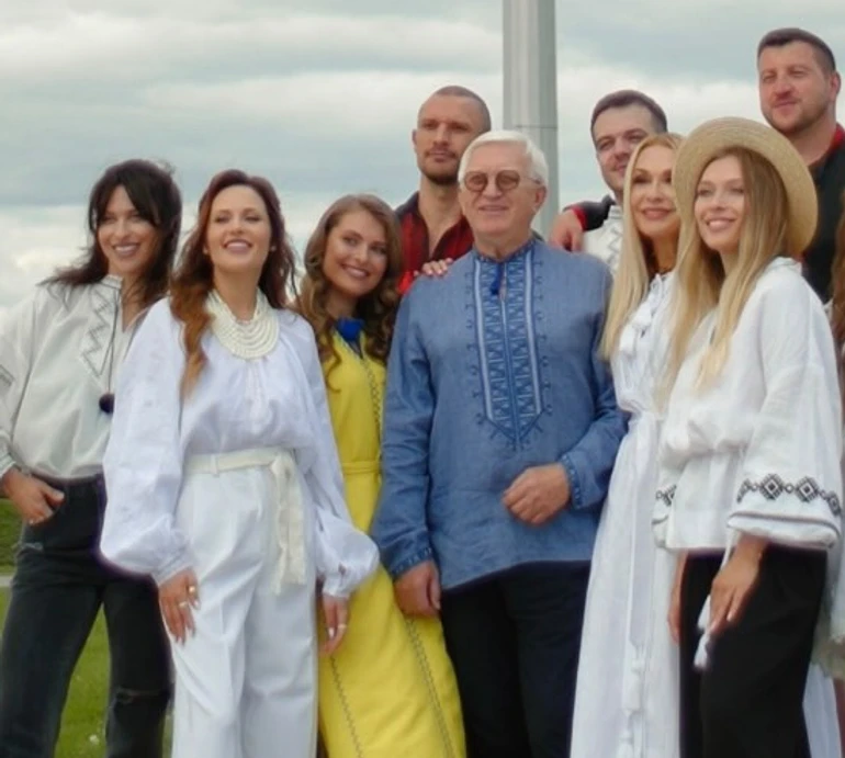 Нація світла, любові і віри: Сумська, Цимбалюк, Денисенко та інші привітали українців з Днем Незалежності. Відео