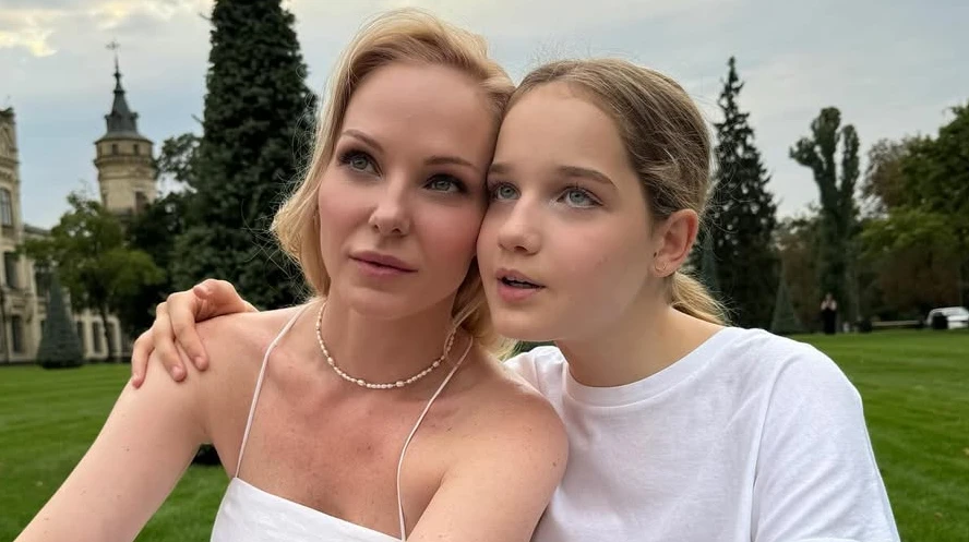 Норму складних часів вже виконала: Трегубова на 15-річчя дочки похвалилась її силою