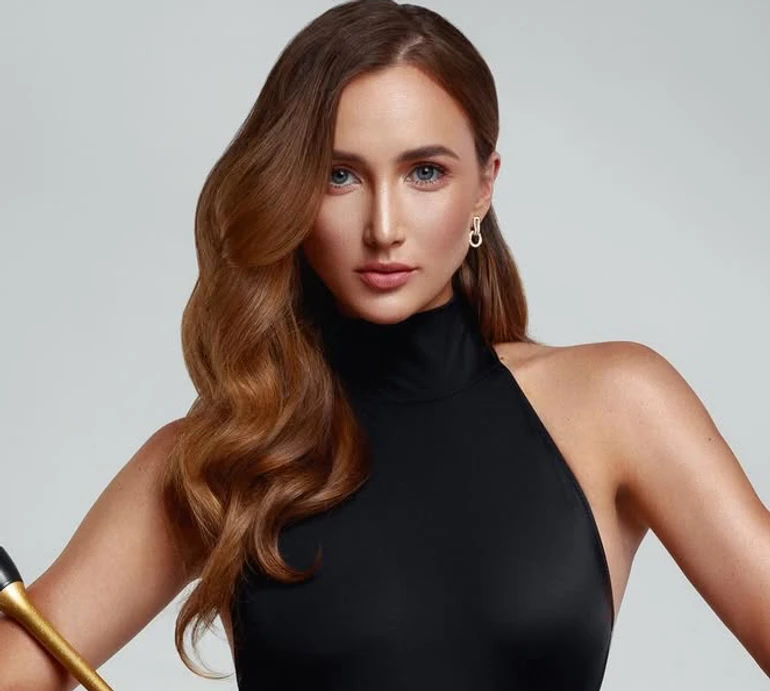 Різатдінова з 7-річним сином показала руханку для бадьорості та настрою. Відео