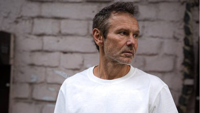 Учасник Океану Ельзи розповів, як і з ким похрестив сина Вакарчука в символічній церкві