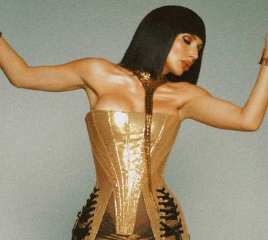 Брюнетка Лобода уявила себе Клеопатрою та закликала нікому не коритися. Фото