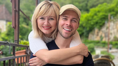 Рідкісний момент: Барських показався з сестрою і братом у Барселоні. Фото