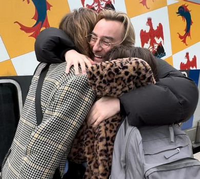 Мить бездоганного щастя: Бадоєв показався з дочкою та сином, яких не бачив разом чотири роки. Фото