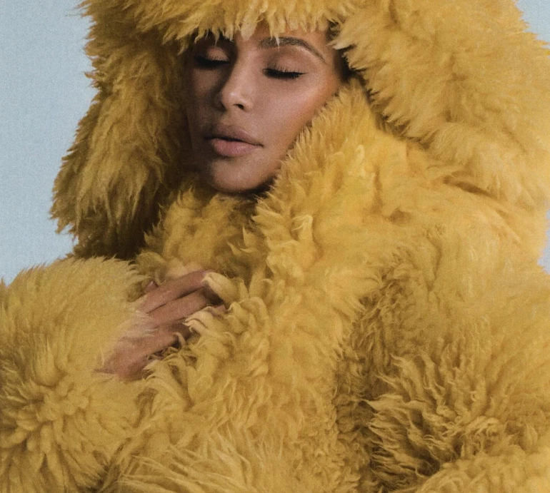 Кардашян у костюмі левиці звинуватили у бажанні затьмарити свою 10-річну дочку. Фото