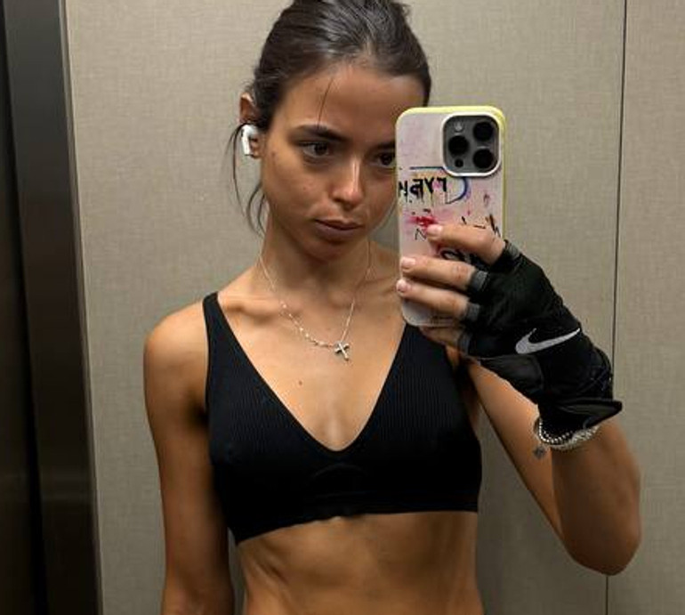 Морозюк похвалилася змінами у тілі та рельєфним пресом. Фото