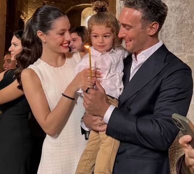 Макацарія показав, як з дружиною та сином у фемілі луках похрестили 7-місячну доньку у храмі. Фото