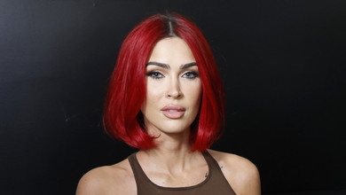 Пишногруда Фокс через 7 місяців після народження четвертої дитини здійснила стильний вихід у вампірському прикиді. Фото