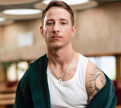 Підтримує мене: Терен з'явився на публіці з новою дівчиною та розповів про їхні стосунки. Фото