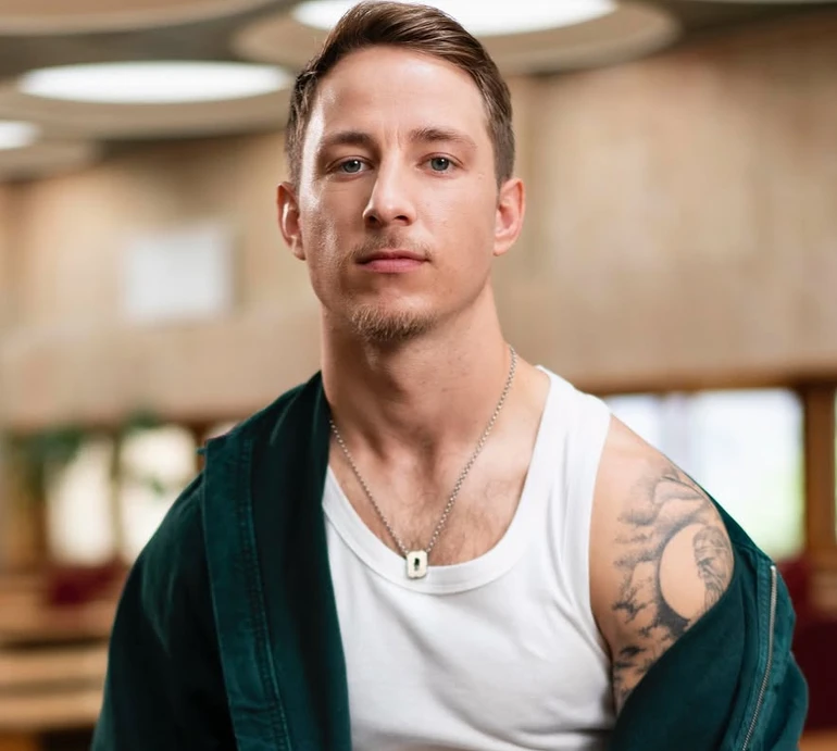 Підтримує мене: Терен з'явився на публіці з новою дівчиною та розповів про їхні стосунки. Фото