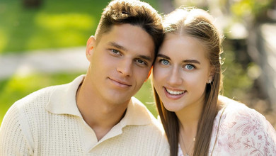 Спільні мрії, сміх і труднощі: гірник Судаков із дружиною відзначили річницю осінніми фото з дочкою