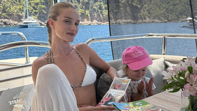 Стейтем на яхті помилувався коханою в бікіні та подуркував з дочкою заради фото