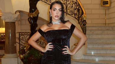 Наречена Роналду впакувала ласі форми в сукню, як у Гіларі Свонк на Оскарі-2005. Фото