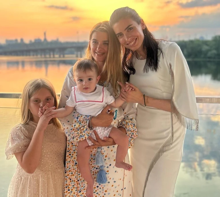 Мезенцева, Косюк та Білозір стали кумами. ФОТО