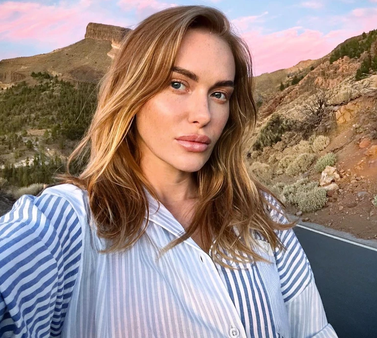 Камінська замилувала доньчиними обіймами з вітчимом. Фото