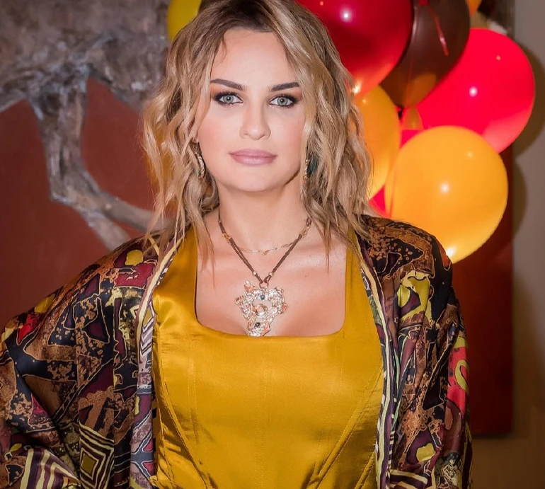 Дружина Пятова на Мальдівах виставила на камеру засмагле тіло в купальнику. Фото