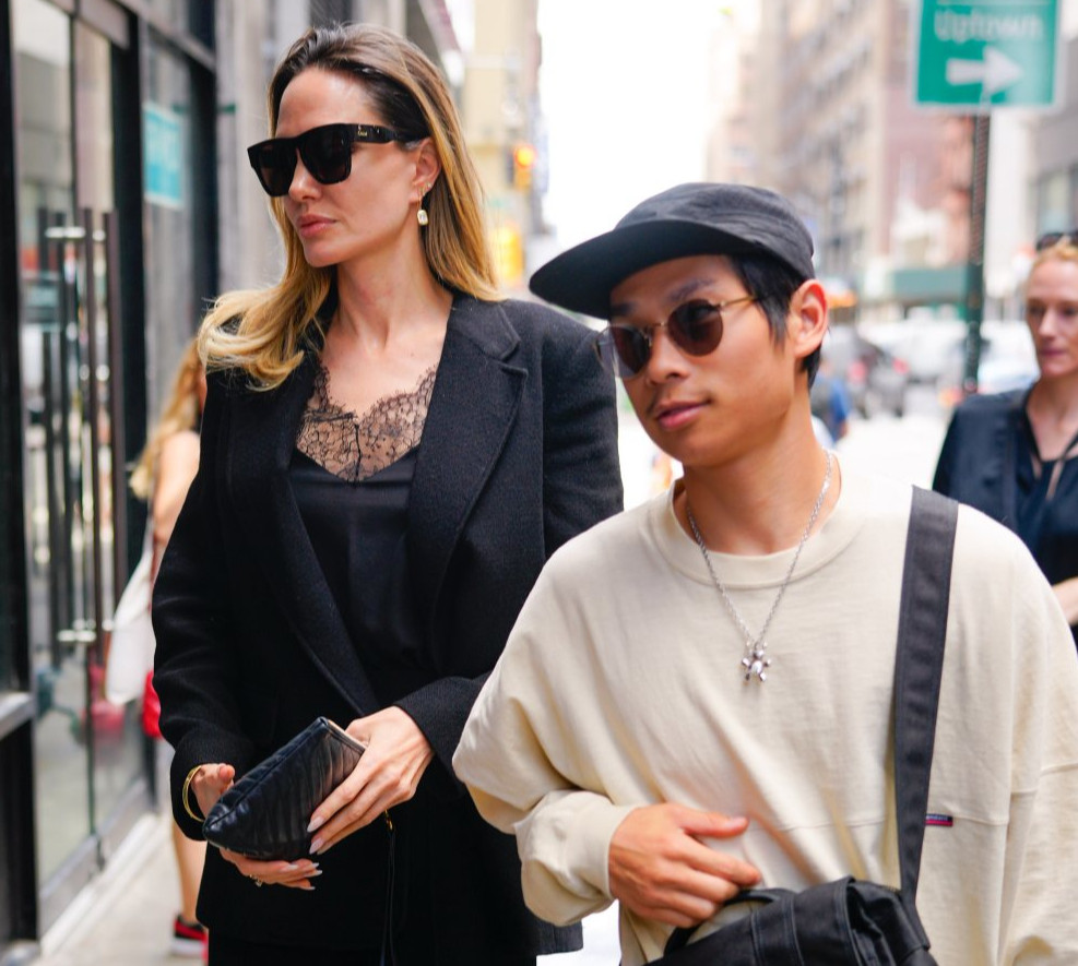 Ледь стояв: 21-річний син Джолі й Пітта потрапив на фото після вечірки з друзями