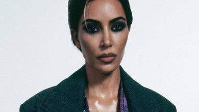 Кардашян з оголеним бюстом та реалістичним бодіартом знялася для пікантних фото