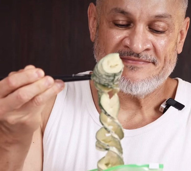 Просто вау: Хіменес-Браво дав рецепт спайсі огірка для незвичного перекусу