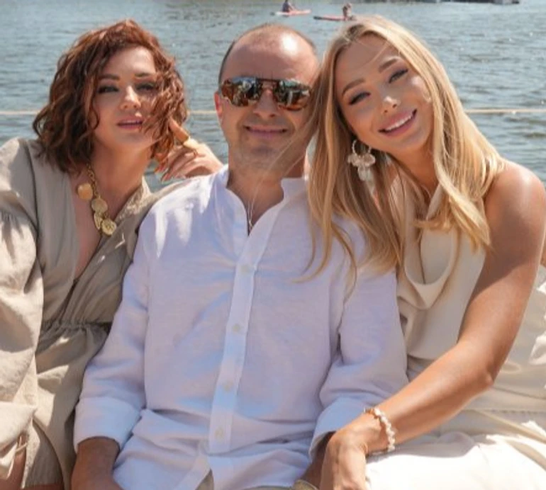 Грішна і земна: Павлік із дружиною і Цибульська під вітрилами переспівали хіт 2000-их. Відео