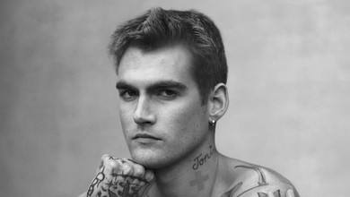 Це страшно: 26-річний син Кроуфорд розказав про проблеми з ментальним здоров'ям, через які мусить приймати сильнодіючі ліки