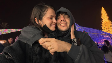 Атракціони та солодкі обійми: як Гомес із чоловіком у Країні див розважалися. Фото