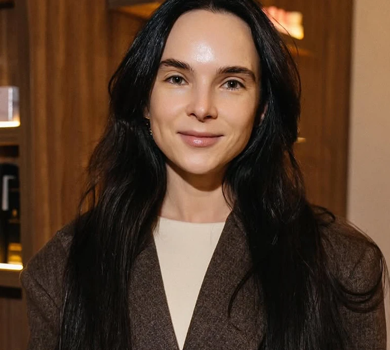 Контент не для слабких нервів: Мірошниченко показала ін'єкційну процедуру для краси обличчя