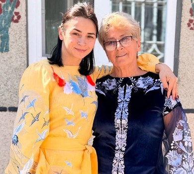 Головна приправа - любов: Гвоздьова дала рецепт пиріжків із вишнями її мами