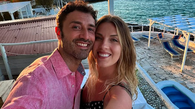 Харлан вперше стане мамою. Відео