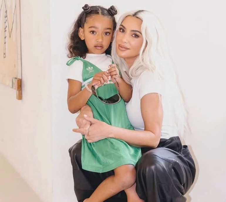 Моя особлива Шай-Шай: Кардашян привітала дочку-копію з 8-річчям спільними фото